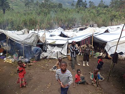 Vysídlení obyvatelé v Nyabiondu. Foto © Andrea Spaett/MSF