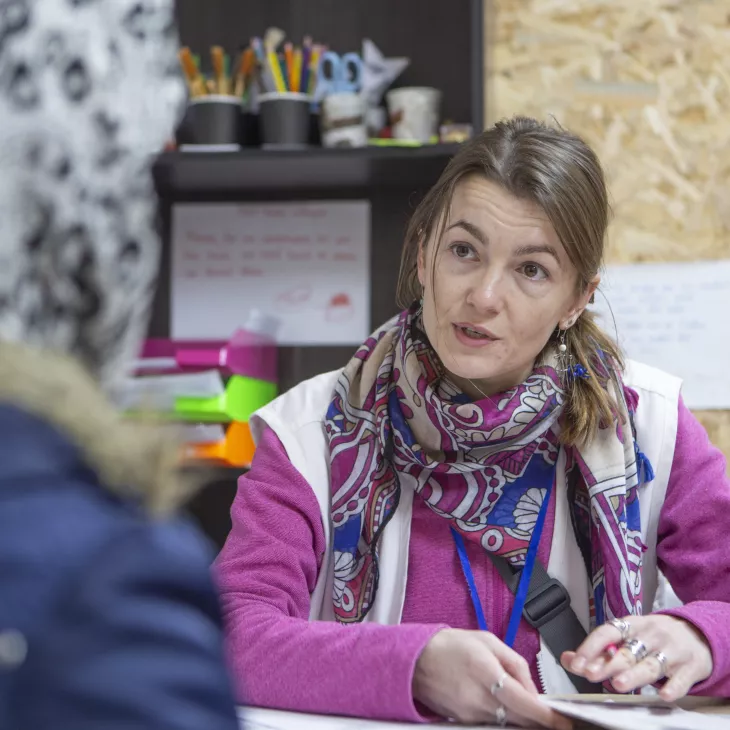 Kateřina Šrahůlková během konzultace při své misi v Řecku, 2020. Foto: Lékaři bez hranic
