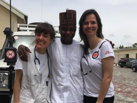 Martina Jurigová s kolegy na misi.