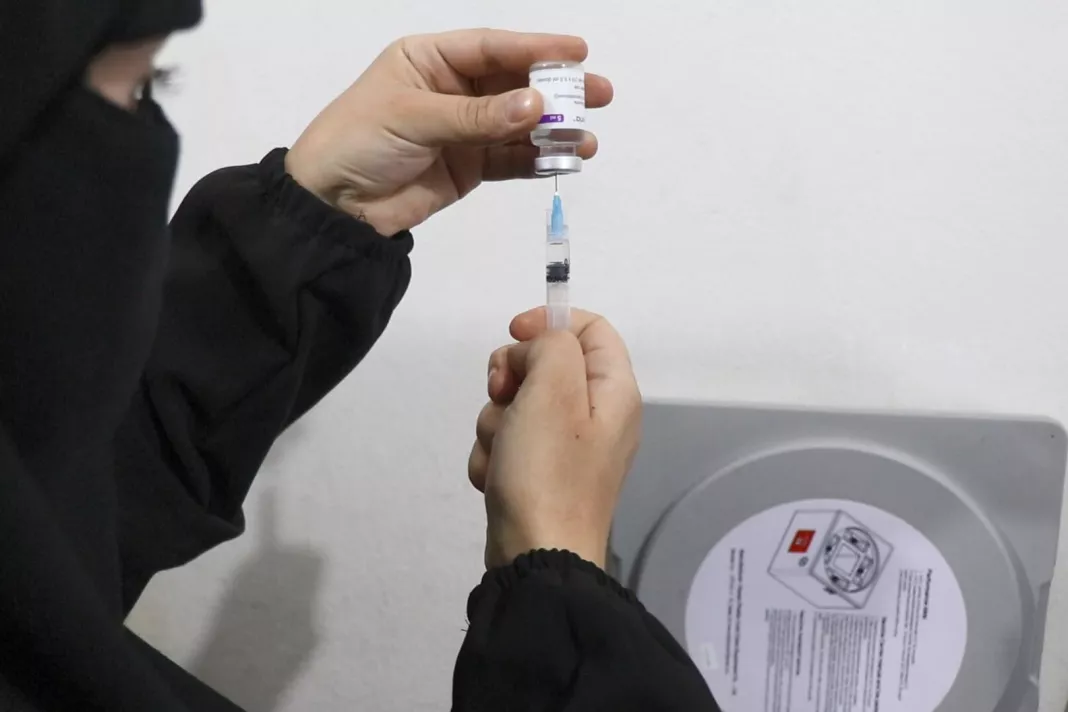 Vakcína proti COVIDu-19, Sýrie, 2022. Foto: Lékaři bez hranic