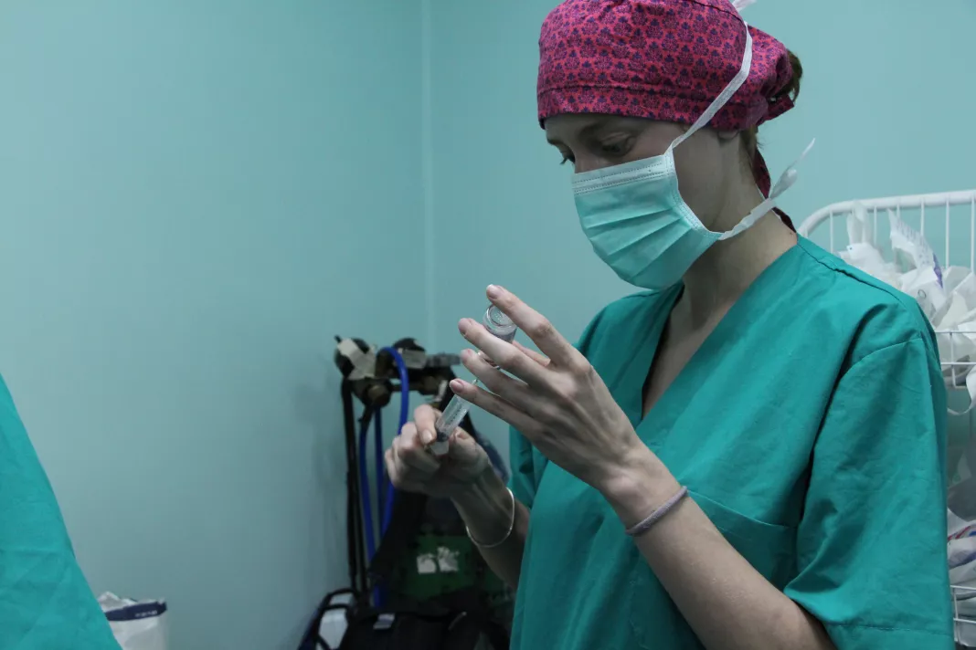 Emília Tomaníková při práci, Haiti, 2021. Foto: Lékaři bez hranic