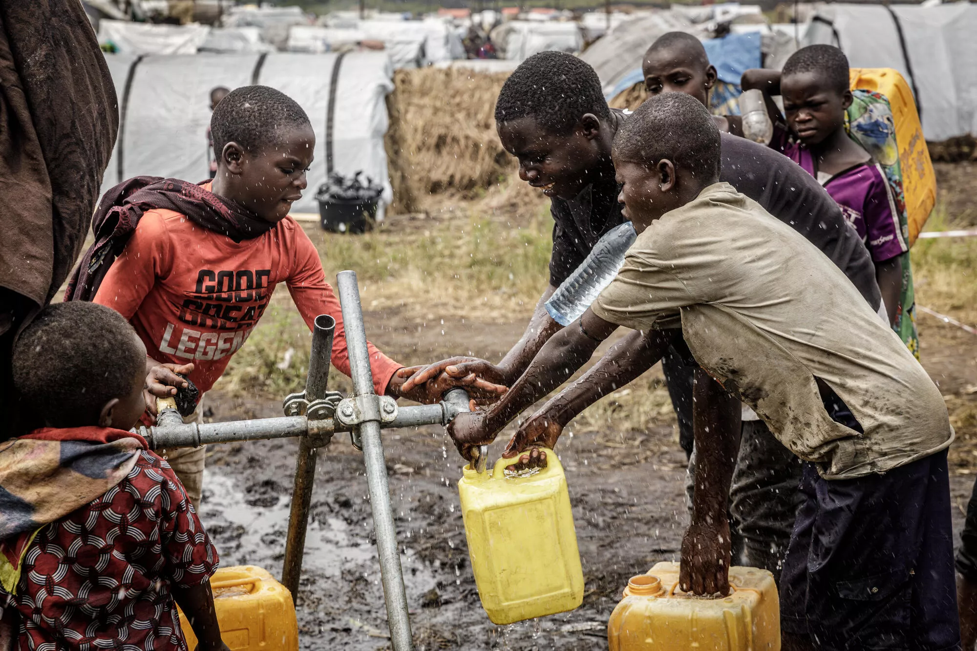 Access to water for displaced people