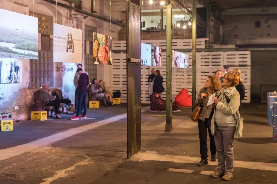 Prohlédněte si fotogalerii z křtu nové knihy Tomáše Šebka Africká zima