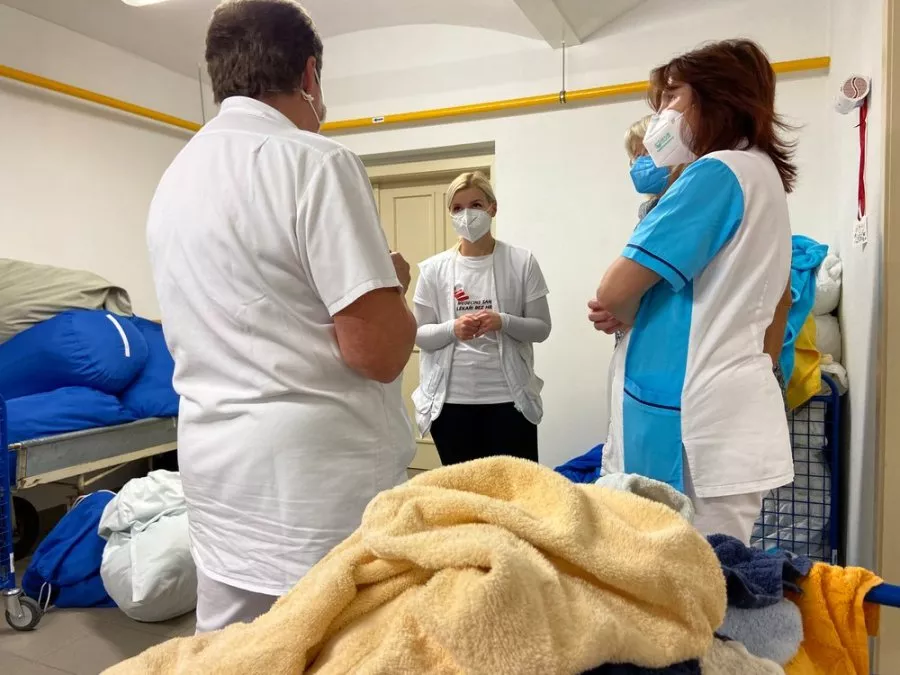 První mise Lékařů bez hranic v Česku: Do domovů přinášíme praxi