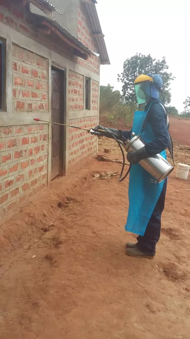 Mapování a postřiky pomáhají snížit výskyt malárie v Burundi